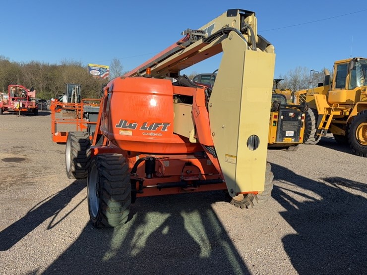 2013-jlg-600aj-image-11