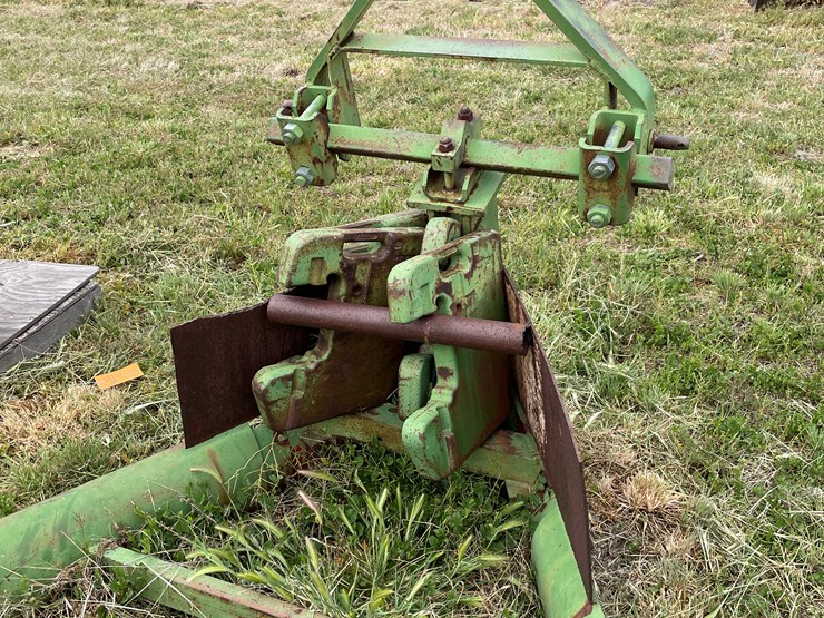 #4090-•-3-point-v-trencher-image-6