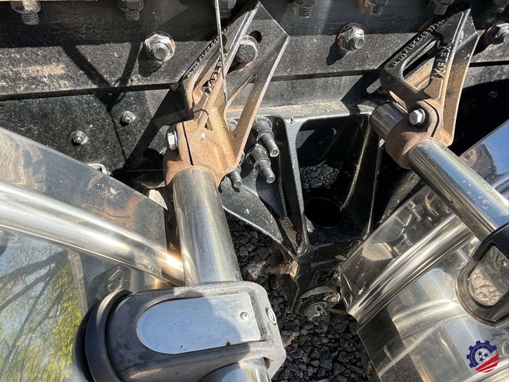 2024-international-hx520-image-33