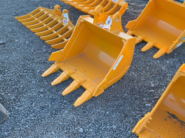 caterpillar-305-image-1