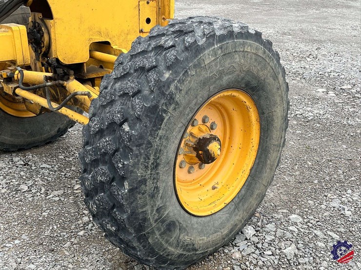 2003-volvo-g710b-image-13