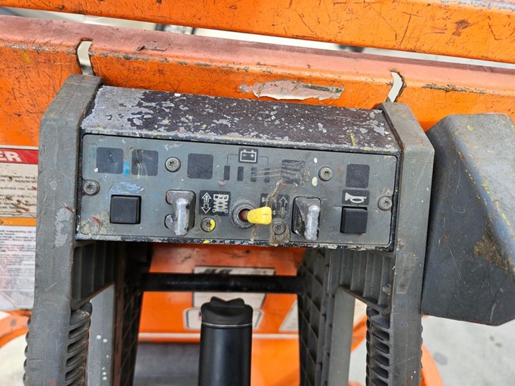 jlg-2630es-image-27