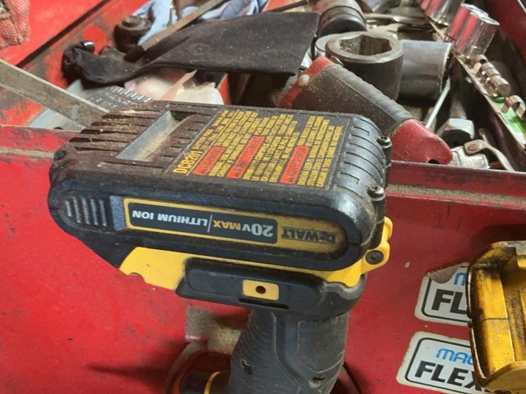 #106-•-tools-and-tool-chests-image-12