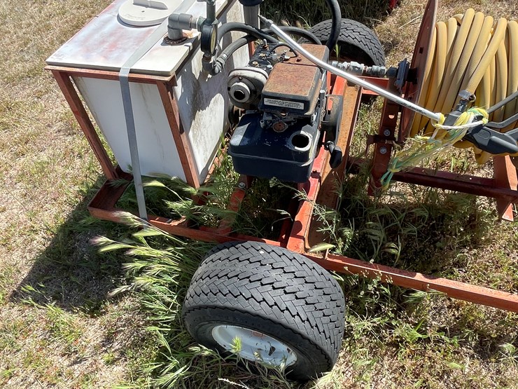#4042-•-reel-sprayer-on-cart-image-5