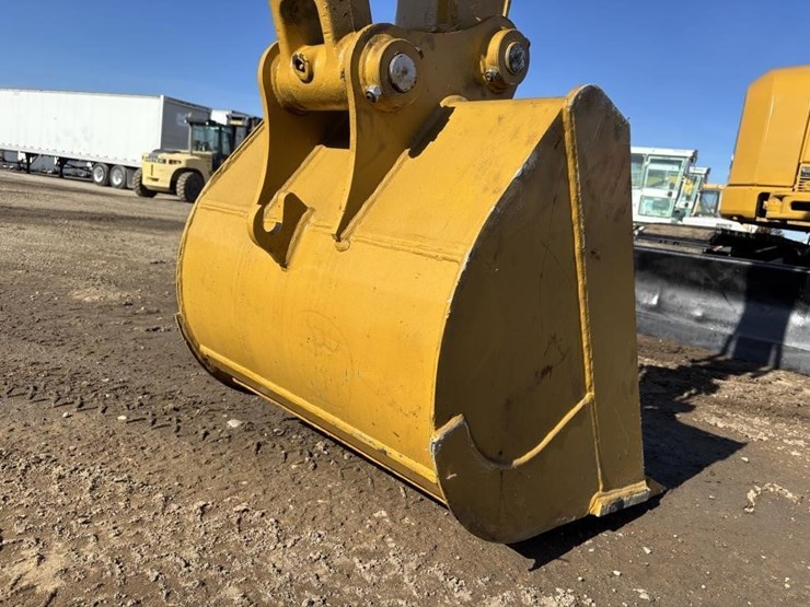 2015-caterpillar-305.5e2-cr-image-12