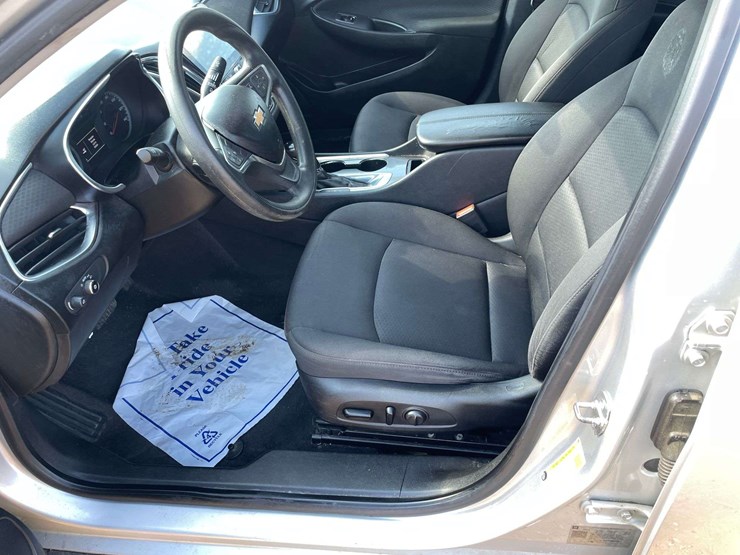 2019-chevrolet-malibu-lt-4-door-sedan-(150,431-miles)-image-10