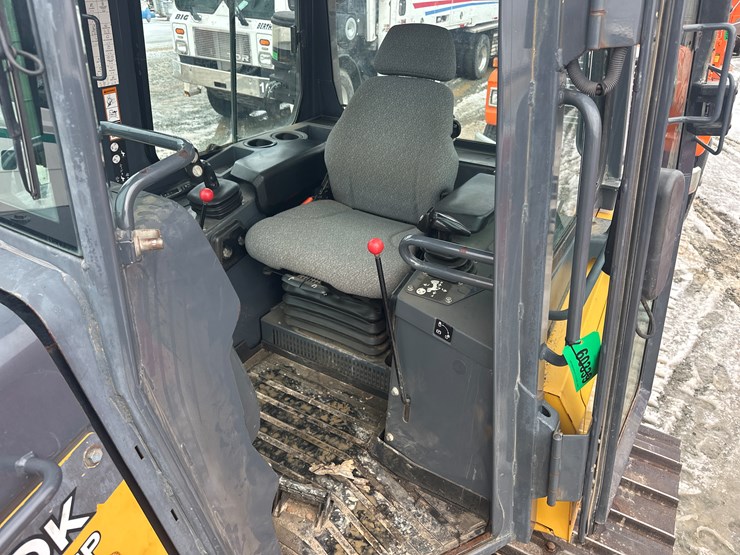 deere-550k-lgp-image-31