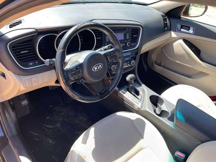 2015-kia-optima-4-door-sedan-(87,692-miles)-image-11