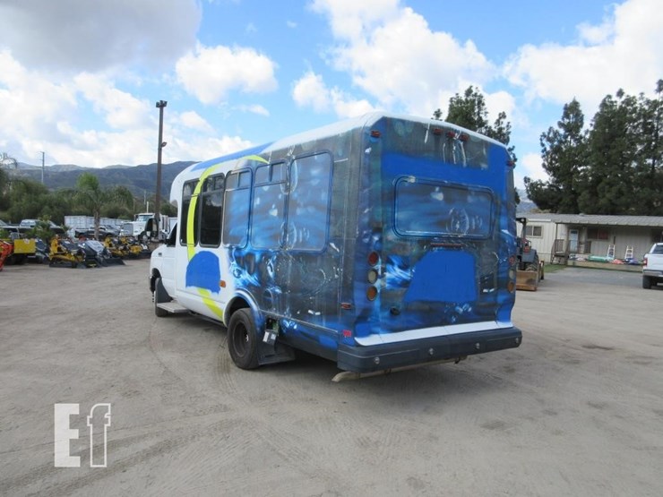 2016-ford-e450-image-4