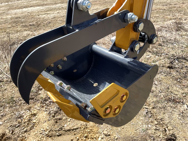 #901-•-new-land-hero-me18-mini-excavator-image-25