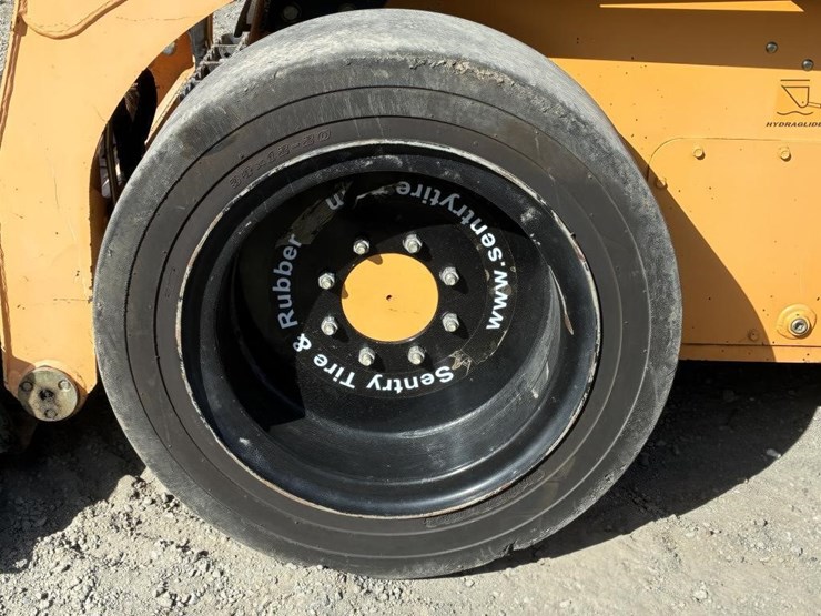 2011-mustang-2700v-image-10