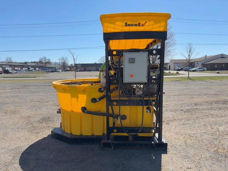 snow-ex-brine-making-machine-image-2