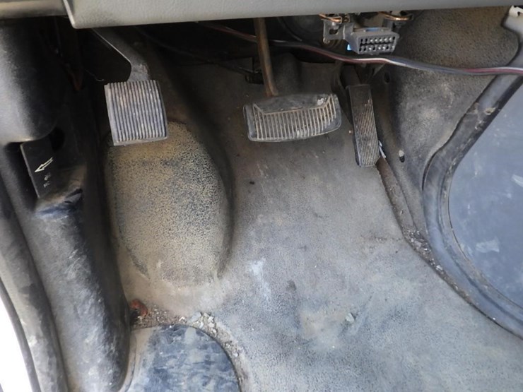 2007-ford-cargo-image-25