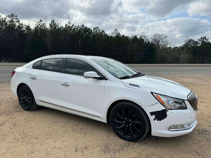 2016-buick-lacrosse-leather-fwd-4d-sedan-3.6-6cyl.-gasoline-(137,344-miles)-image-5