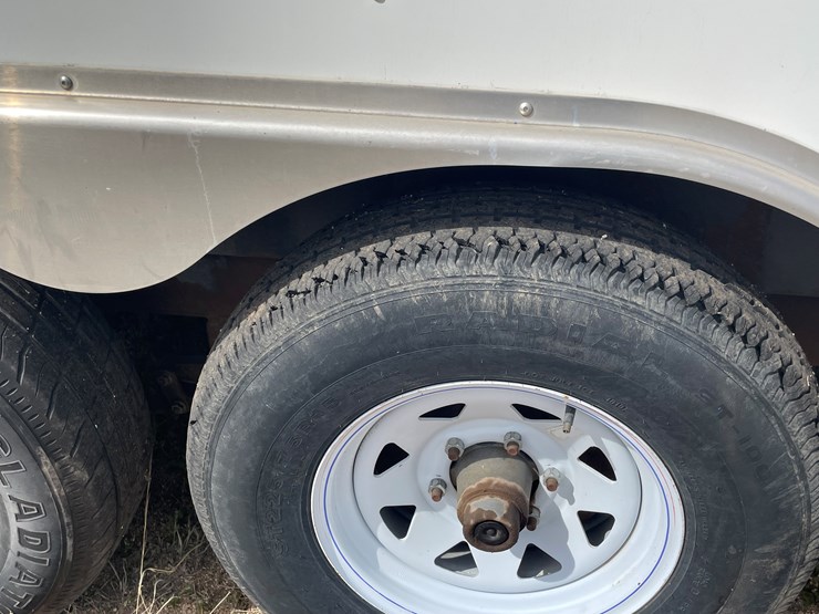 #4013-•-haulmark-enclosed-trailer-(az-title)-image-12