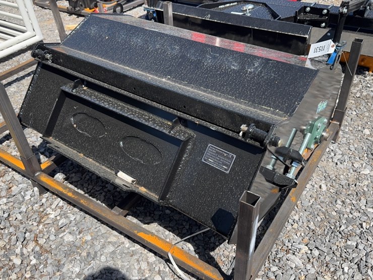 #6079-•-future-45"-dingo-sweeper-image-2