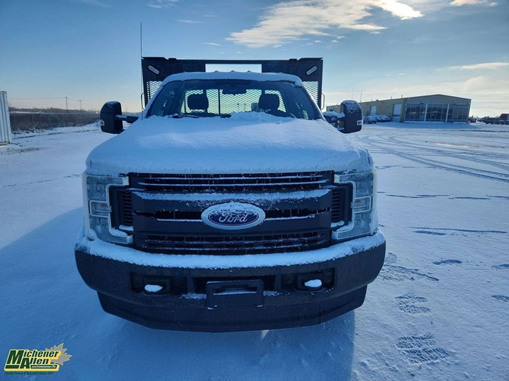 2017-ford-f350-image-22