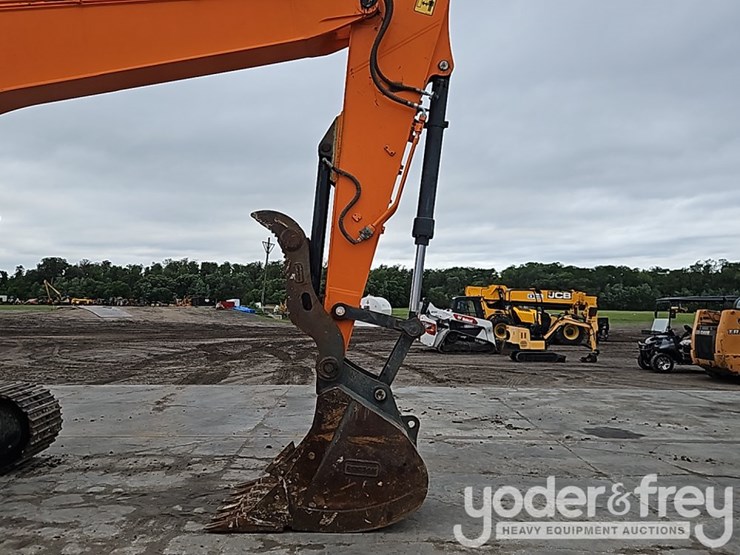 2022-doosan-dx225-lc-image-16