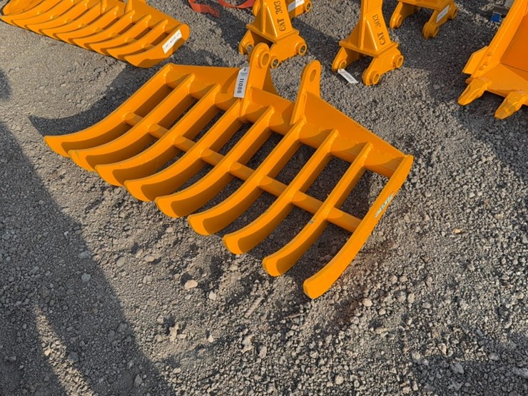 caterpillar-307-image-1