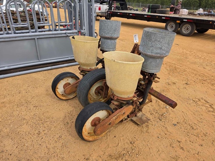 international-185-image-3