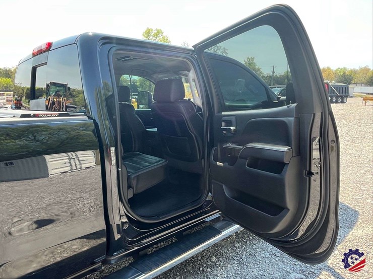 2015-gmc-3500-image-46