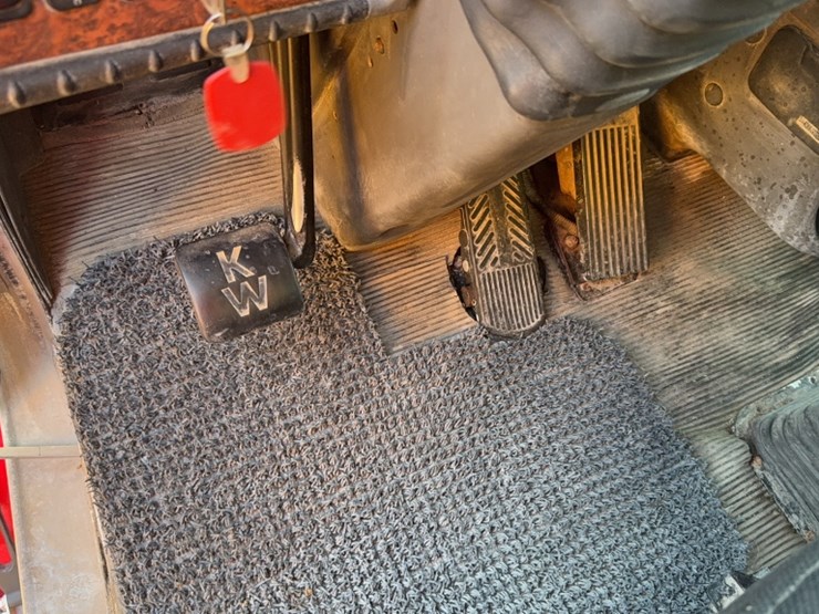 2006-kenworth-t800-image-16