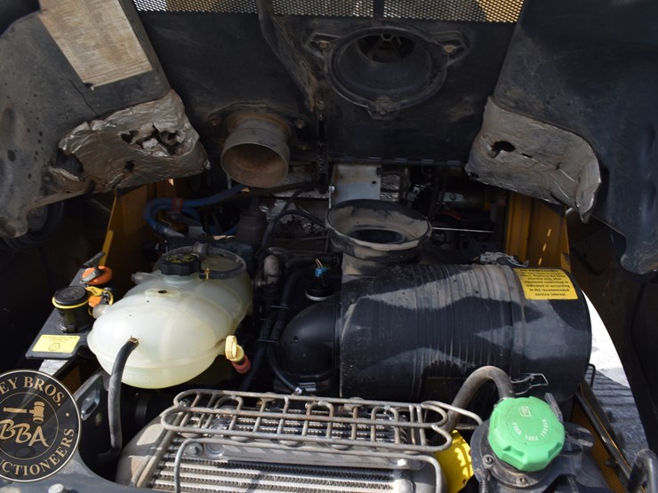 2021-deere-333g-image-27