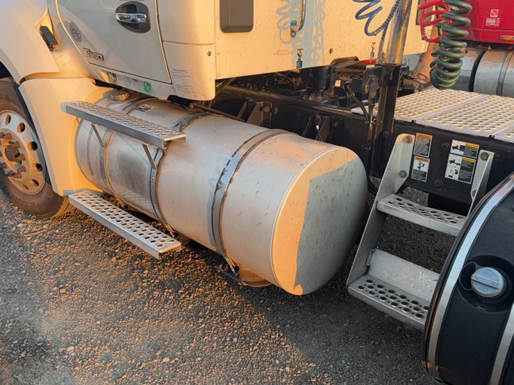 2019-kenworth-t680-image-11