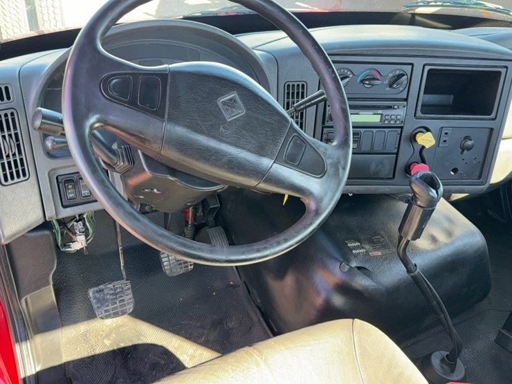 2007-international-8600-image-17