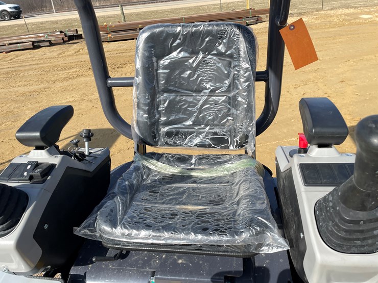 #1033-•-new-ats-me18-mini-excavator-image-16