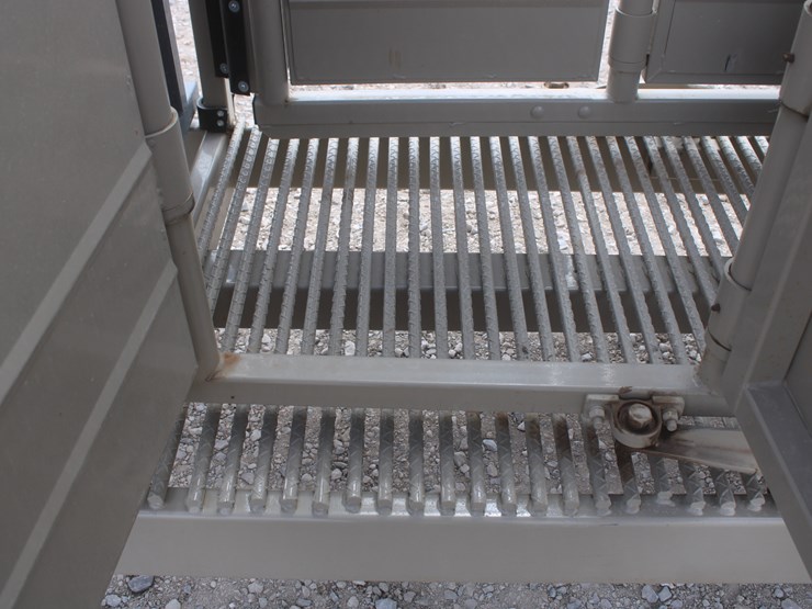 #1083-•-new-circle-t-portable-complete-cattle-processing-system-image-66