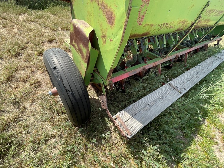 #4030-•-massey-fergusen-drill-image-15