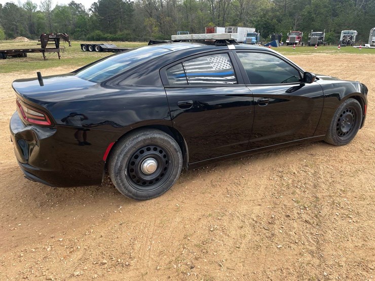 2017-dodge-charger-4-door-police-sedan-(79,558-miles)-image-3