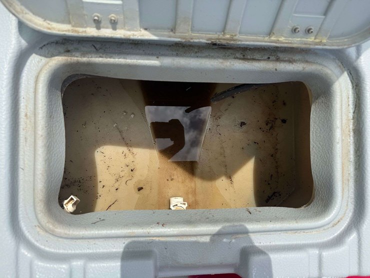 basstender-11.3-mini-bass-boat-image-8