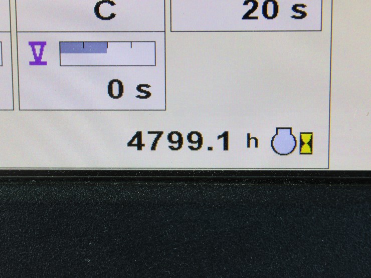 2012-john-deere-8270r-image-36