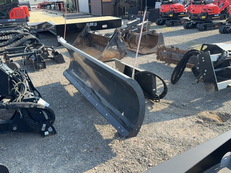 #2067-•-bobcat-96"-skid-steer-4-way-snow-blade-image-4