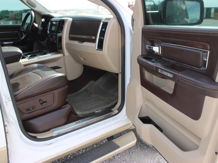 2015-ram-2500-laramie-longhorn-image-33