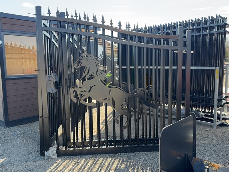 #1086-•-14'-bi-parting-wrought-iron-gate-w/-horse-scene-image-7