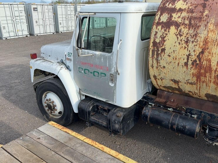 1985-international-s1900-image-13