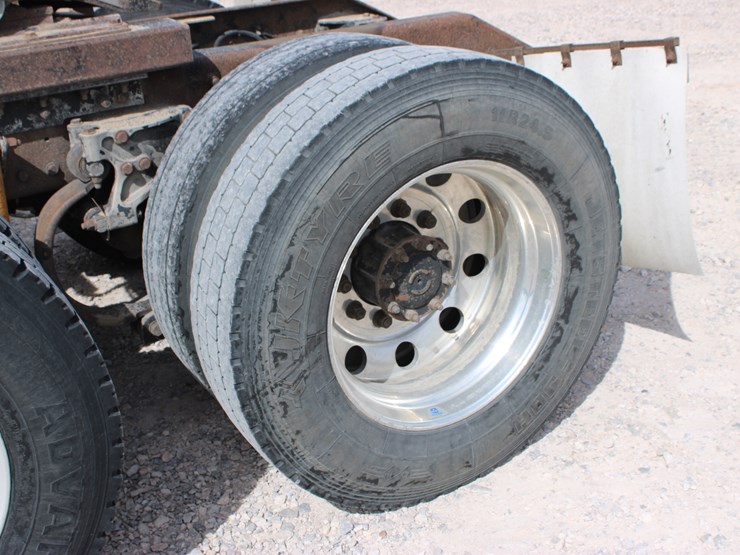 2004-kenworth-t800-image-19