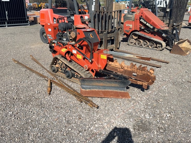 2019-ditch-witch-c24x-image-3