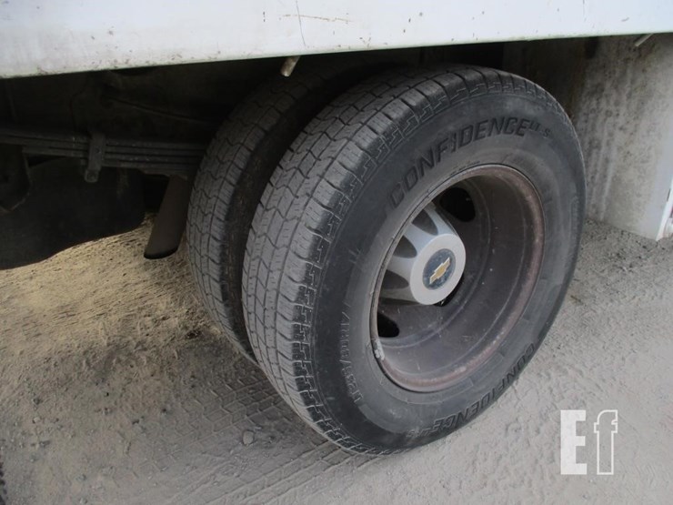 2016-chevrolet-3500hd-image-15