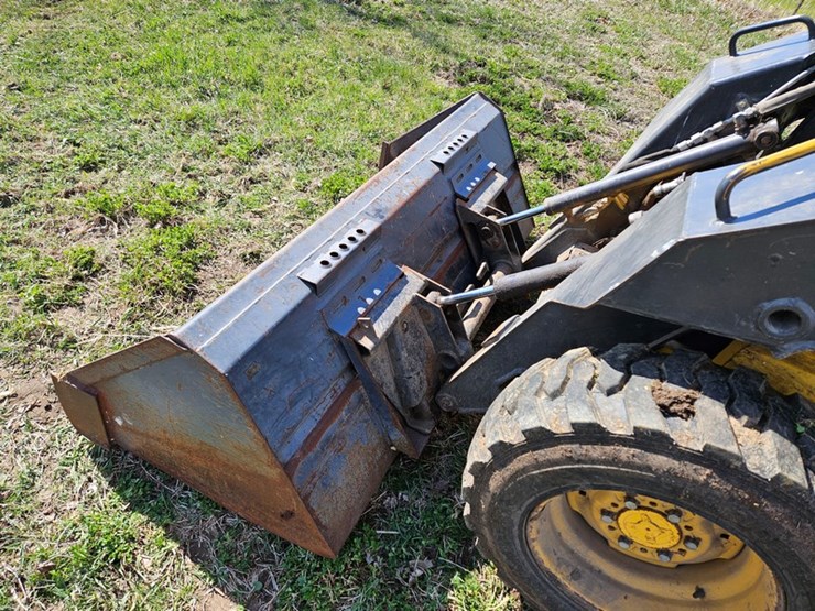 new-holland-ls140-image-10