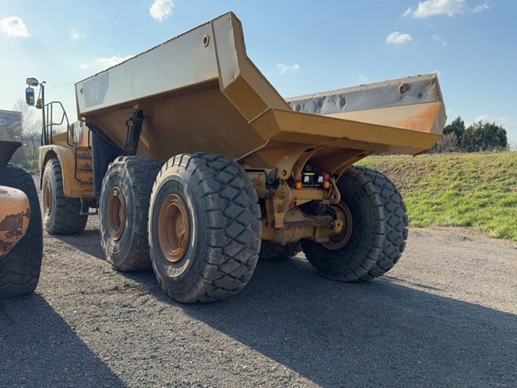 2017-caterpillar-745-image-9