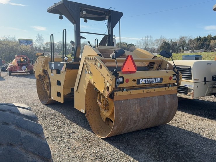 caterpillar-cb54-image-8