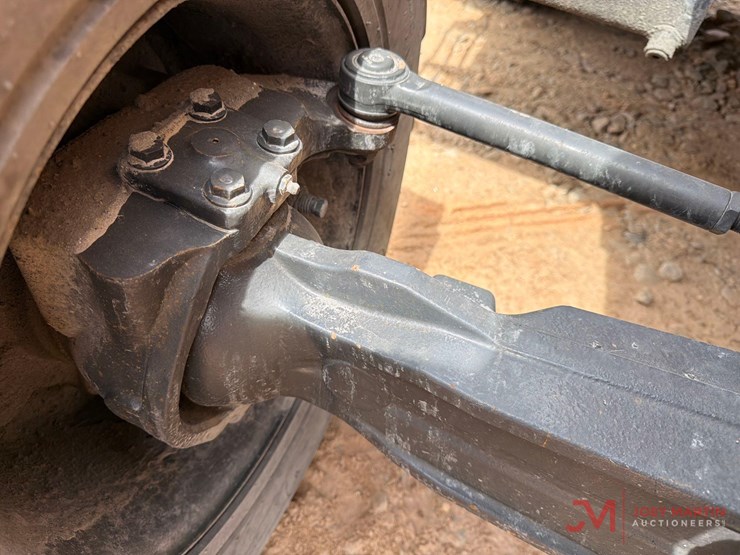 2019-case-586h-image-12