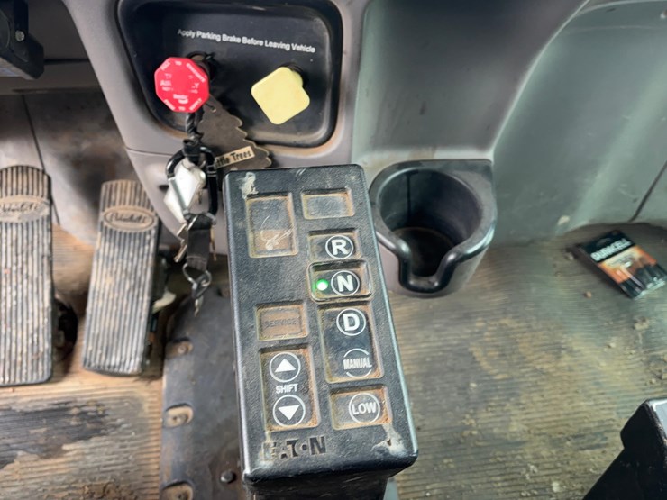 2014-peterbilt-389-image-34