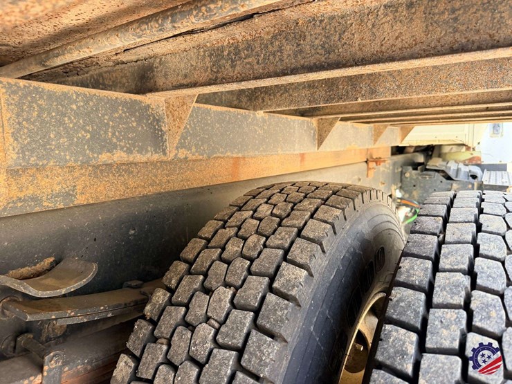 2007-international-7400-image-50