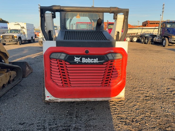 2020-bobcat-t64-image-8