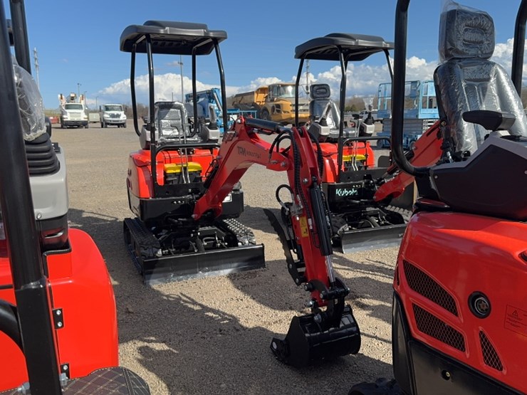 #1098-•-2025-tpm-18hs-mini-excavator-image-3
